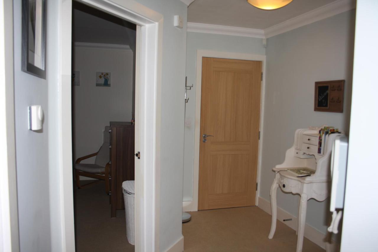 Canterbury Elms Court 아파트 객실 사진